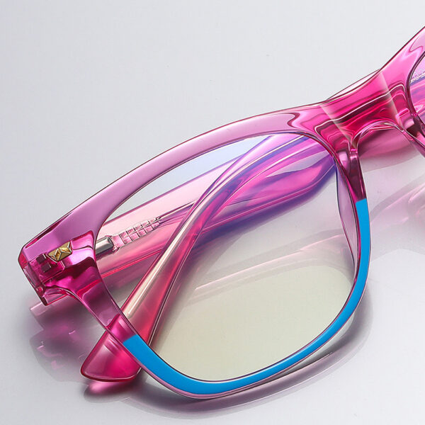 Tikool Rhea's Simplicity Glasses